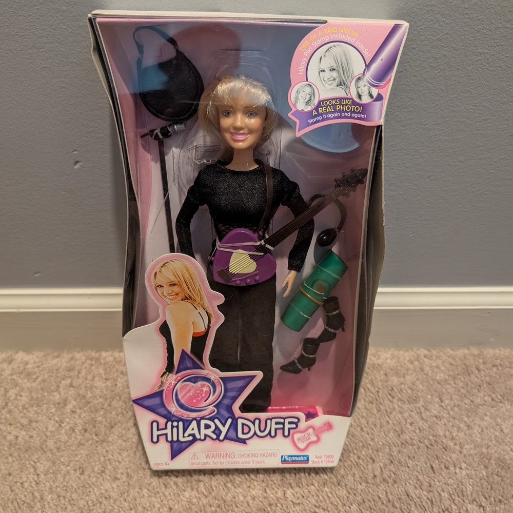 2004 Playmates Hilary Duff Rock Star Doll w/ Accessories  NIB Other